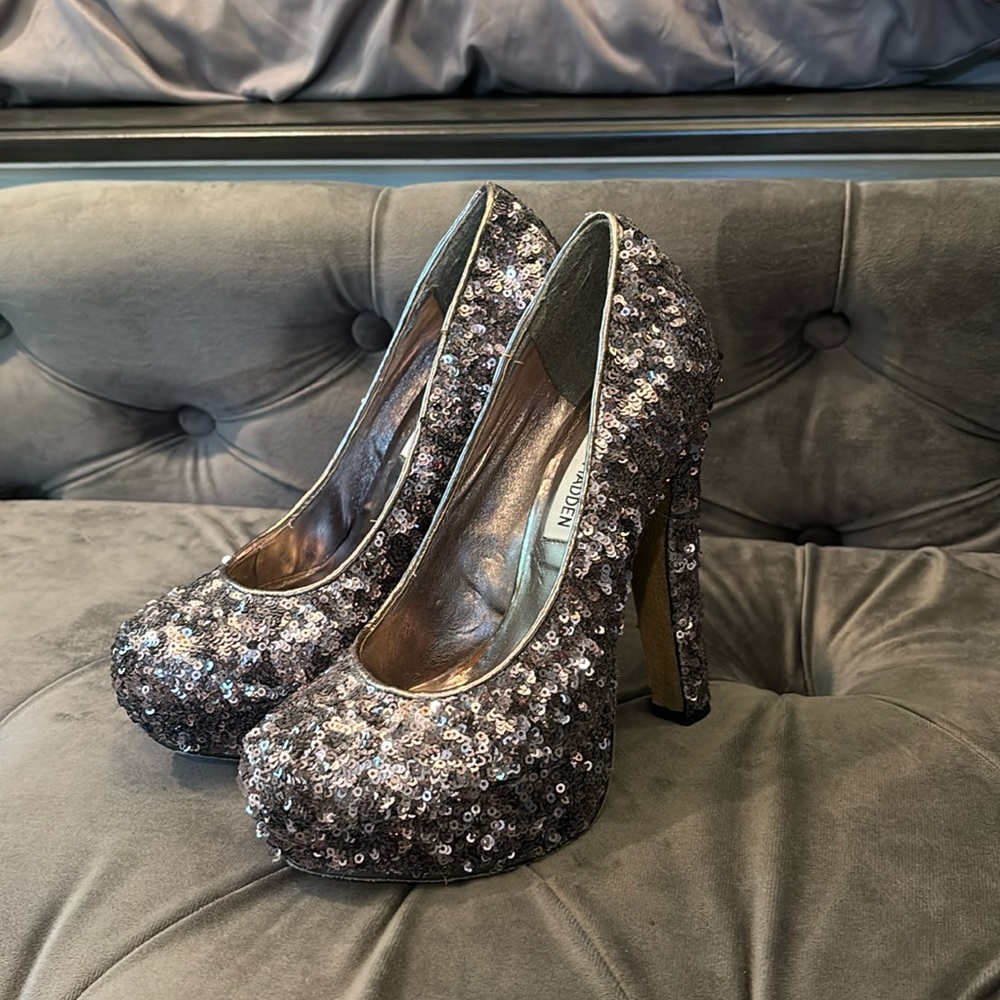 Sparkly heels! size: woman’s 6